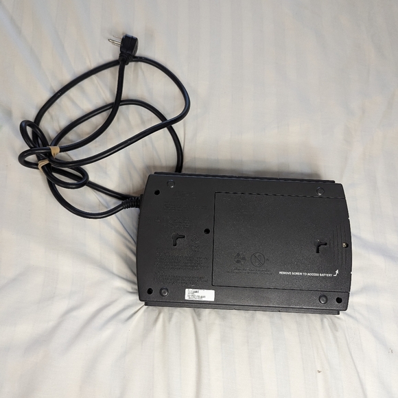 APC Back-UPS ES BE350U APC Back-UPS ES 550VA Battery Backup - Picture 4 of 9